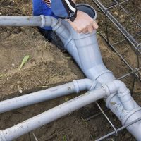 اجرای لوله کشی فاضلاب با استفاده از لوله های پلی پروپیلن پوش فیت