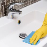 چگونه جرم روشویی را برطرف کنیم؟