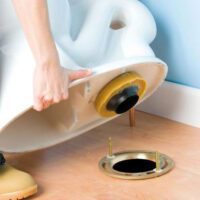 فلنج توالت فرنگی چیست؟ چگونه آن را تعویض کنیم؟