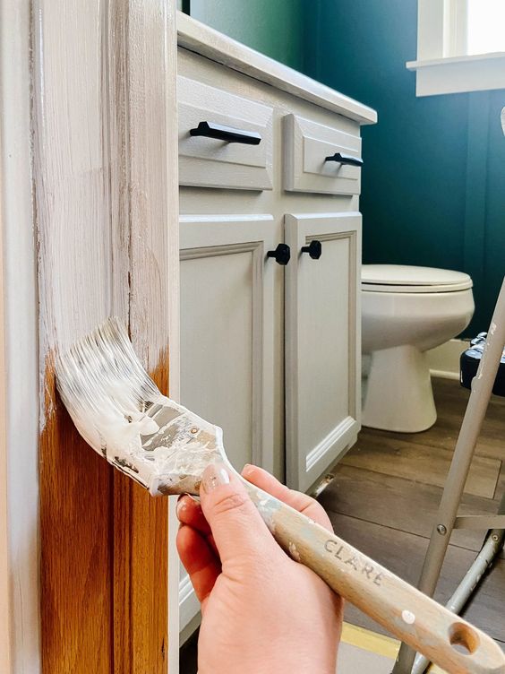 چگونه پوسیدگی چوب را در حمام رفع کنیم؟